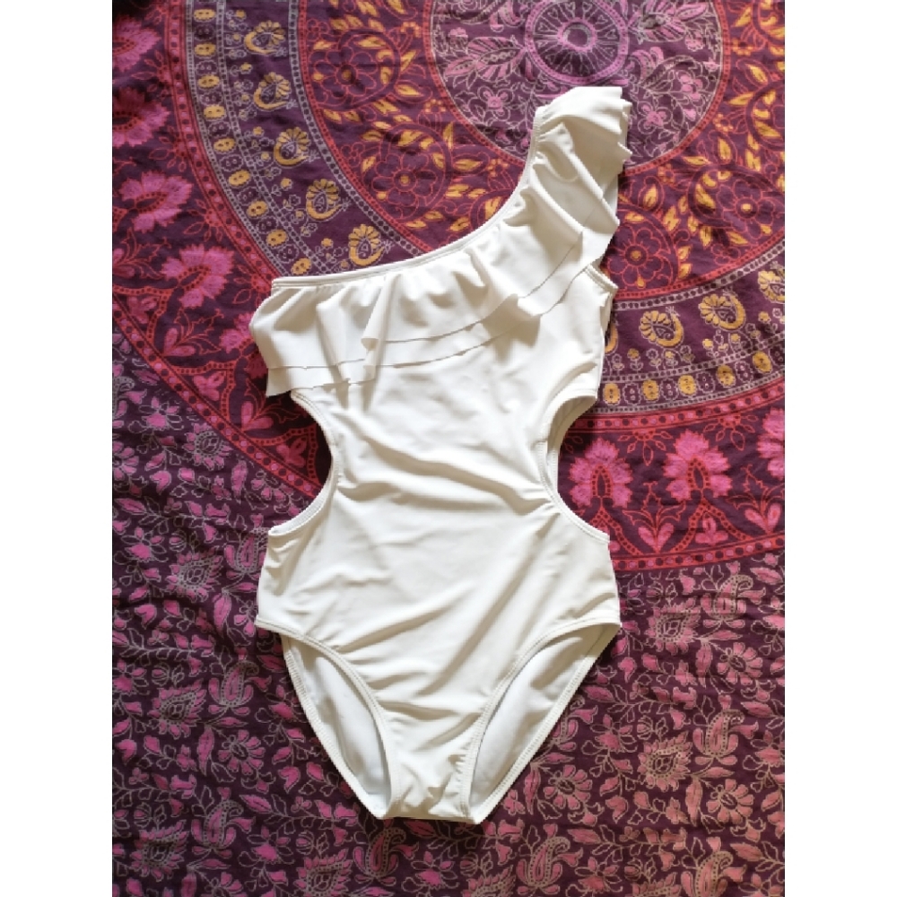 HEAT WAVE SALE!White Ruffle One Shoulder Swimsuit With Cut-outs, sz Medium/Large - Picture 12 of 14
